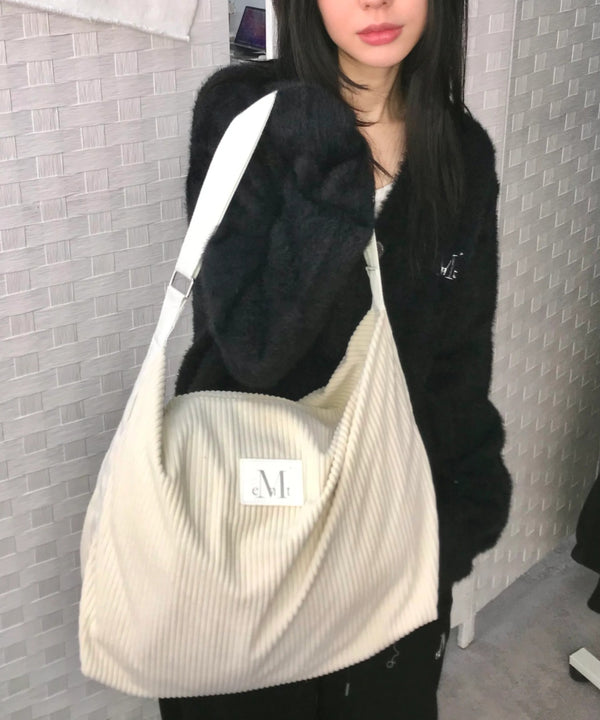 MUCENT(ムセント)/軽量 大容量 コーデュロイ クロス メッセンジャー ショルダーバッグ/SOFT CORDUROY CROSS BAG | AT1254079 | アイボリー