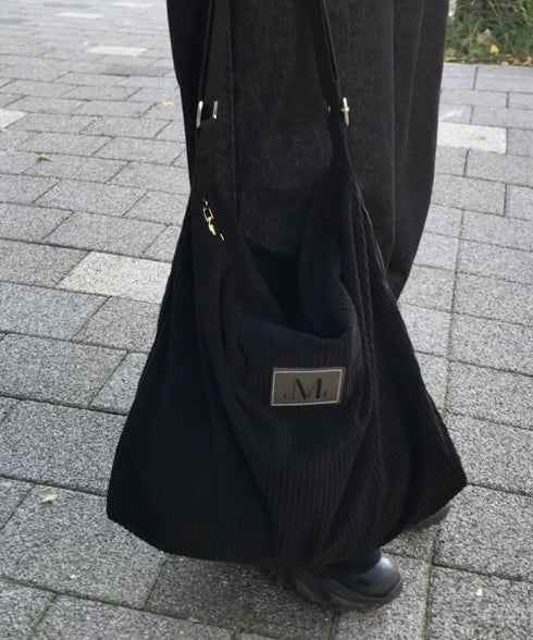 MUCENT(ムセント)/軽量 大容量 コーデュロイ クロス メッセンジャー ショルダーバッグ/SOFT CORDUROY CROSS BAG | AT1254079 | ブラック