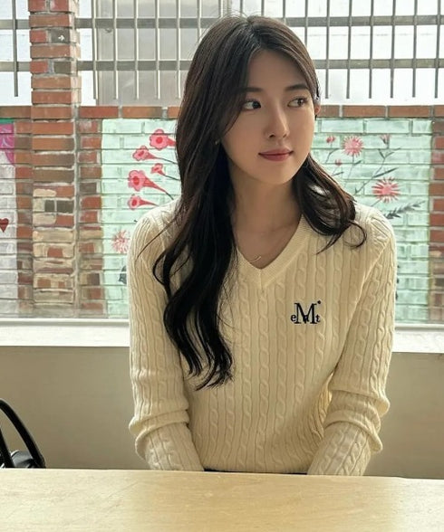 MUCENT(ムセント)/Vネック クロップ ケーブル ニット/PRIMROSE V-NECK CROP KNIT | AT2254085 | アイボリー