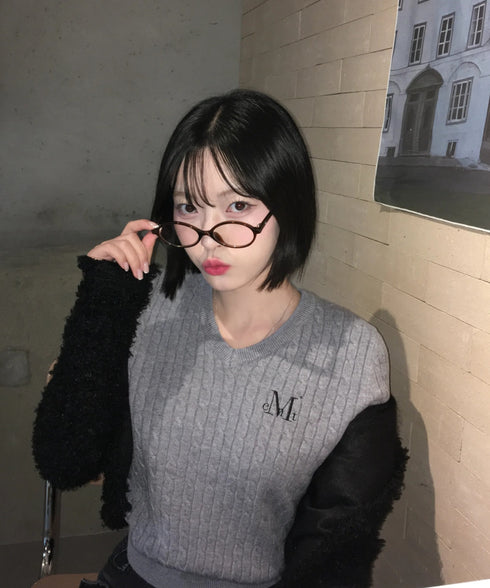 MUCENT(ムセント)/Vネック クロップ ケーブル ニット/PRIMROSE V-NECK CROP KNIT | AT2254085 | グレー