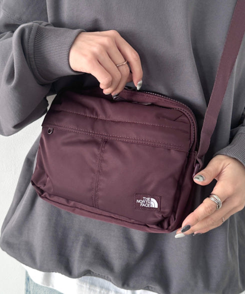 THE NORTH FACE(ザ・ノースフェイス)/軽量 スクエア ショルダーバッグ クロスバッグ/TRAVEL CROSS BAG S | IM1254100 | ワインレッド