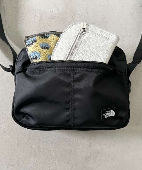 THE NORTH FACE(ザ・ノースフェイス)/軽量 スクエア ショルダーバッグ クロスバッグ/TRAVEL CROSS BAG S | IM1254100 | ブラック