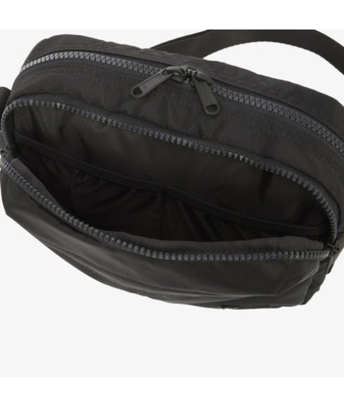 THE NORTH FACE(ザ・ノースフェイス)/軽量 スクエア ショルダーバッグ クロスバッグ/TRAVEL CROSS BAG S | IM1254100 | ブラック