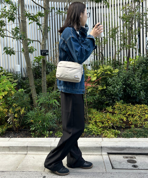 THE NORTH FACE(ザ・ノースフェイス)/軽量 スクエア ショルダーバッグ クロスバッグ/TRAVEL CROSS BAG S | IM1254100 | グレイッシュベージュ