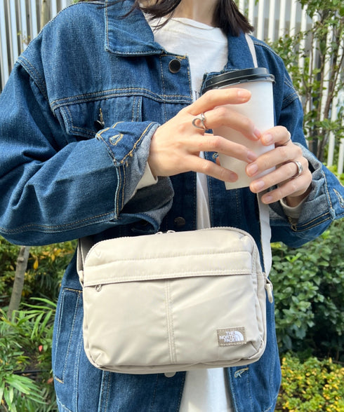 THE NORTH FACE(ザ・ノースフェイス)/軽量 スクエア ショルダーバッグ クロスバッグ/TRAVEL CROSS BAG S | IM1254100 | グレイッシュベージュ