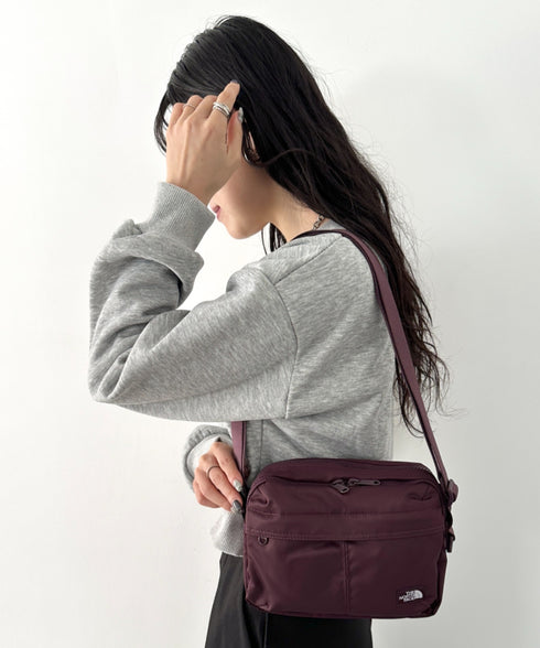 THE NORTH FACE(ザ・ノースフェイス)/軽量 スクエア ショルダーバッグ クロスバッグ/TRAVEL CROSS BAG S | IM1254100 | ワインレッド