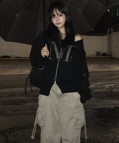 MUCENT(ムセント)/配色 ロゴパッチ フルジップパーカー フーディー/WADI APPLIQUE LOGO HOOD ZIP-UP | AT2261002 | ブラック