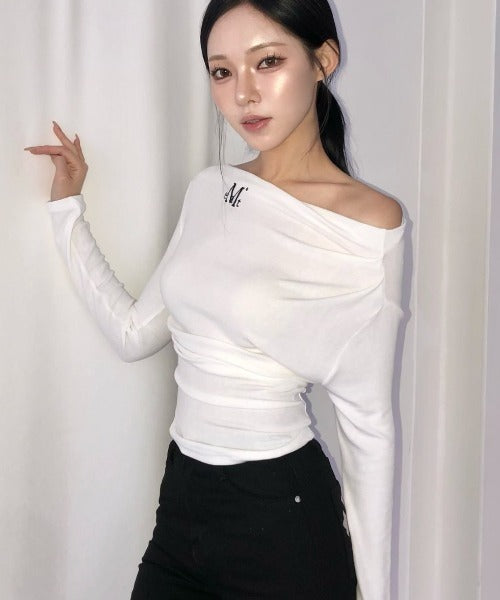 MUCENT(ムセント)/オフショルダー ドレープ アンバランス ロングスリーブ Tシャツ/LIVRE OFF SHOULDER UNBALANCE LONG SLEEVE T | AT2261003 | アイボリー