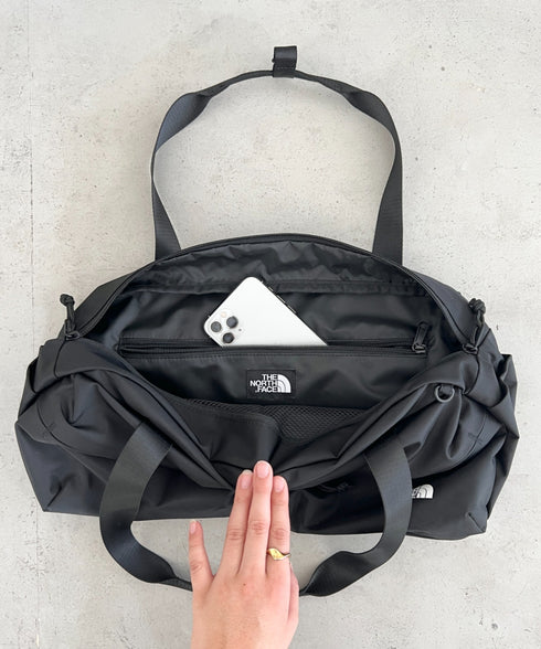 THE NORTH FACE(ザ・ノースフェイス)/A4収納可 軽量 ダッフルバッグ ショルダーバッグ ボストンバッグ ロゴプリント/SP DUFFLE BAG S | IM1261011 | ブラック