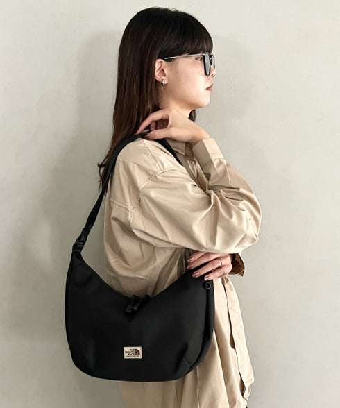 THE NORTH FACE(ザ・ノースフェイス)/軽量 ミニショルダーバッグ ホーボーバッグ クロスバッグ/ STANDARD HOBO BAG S | IM1261014 | ブラック
