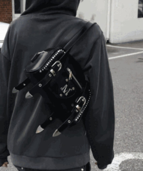 MUCENT(ムセント)/2WAY コニック メタル ロゴ スタッズ ベルト ショルダー ハンドバッグ/KONIC METAL LOGO STUD SHOULDER BAG | AT1261028 | ブラック