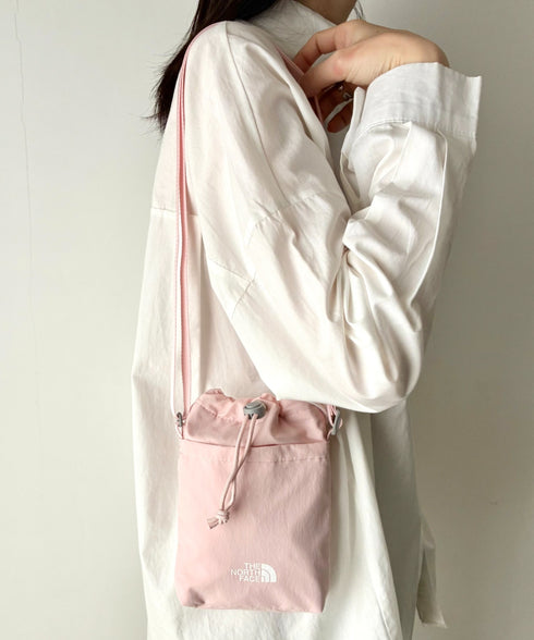 THE NORTH FACE(ザ・ノースフェイス)/ミニショルダー クロスバッグ スマホショルダー ポーチ ロゴプリント/LINDEN STRING BAG MINI | IM1261032 | ピンク