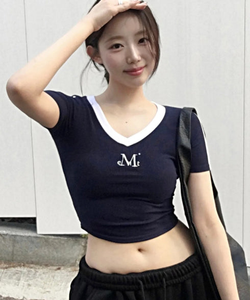 MUCENT(ムセント)/Vネック ライン クロップド ハーフ スリーブ Tシャツ/BINDING TRACK LINE HALF SLEEVE T | AT2261035 | ネイビー