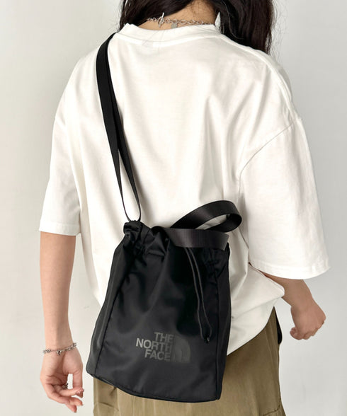 THE NORTH FACE(ザ・ノースフェイス)/ロゴプリント 軽量 巾着バッグ バケットバッグ ミニショルダーバッグ/BONNEY BUCKET BAG MINI | IM1261039 | ブラック