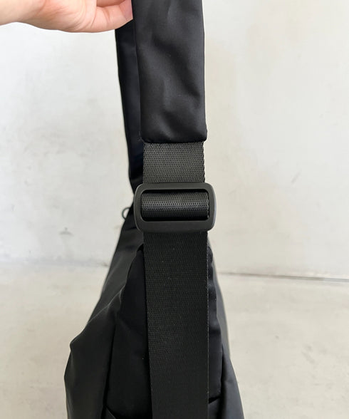 【】THE NORTH FACE(ザ・ノースフェイス)/軽量 ロゴプリント ホーボーバッグ ショルダーバッグ/URBAN HOBO BAG M | IM1262002 | ブラック