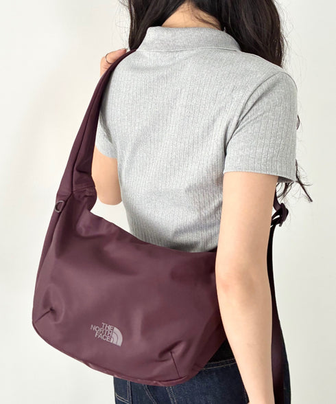 【】THE NORTH FACE(ザ・ノースフェイス)/軽量 ロゴプリント ホーボーバッグ ショルダーバッグ/URBAN HOBO BAG M | IM1262002 | ワインレッド