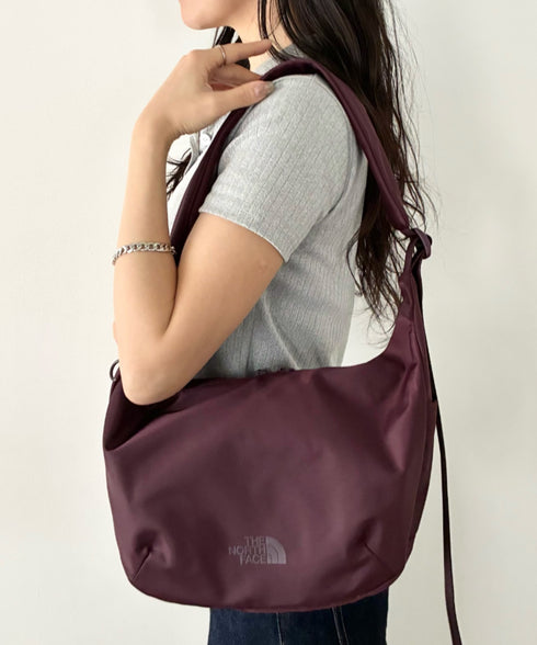 【】THE NORTH FACE(ザ・ノースフェイス)/軽量 ロゴプリント ホーボーバッグ ショルダーバッグ/URBAN HOBO BAG M | IM1262002 | ワインレッド