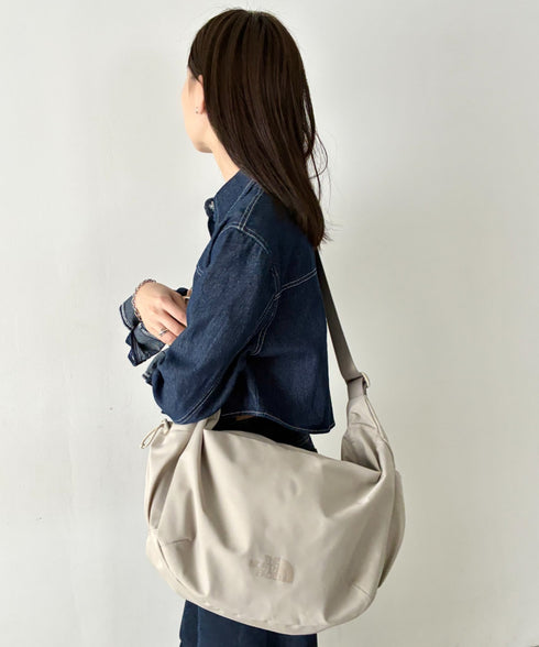 【】THE NORTH FACE(ザ・ノースフェイス)/軽量 大容量 ロゴプリント ホーボーバッグ ショルダーバッグ/URBAN HOBO BAG L | IM1262003 | グレイッシュベージュ