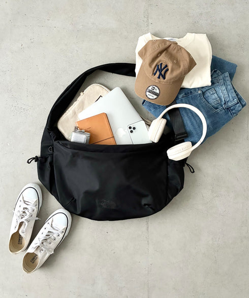 THE NORTH FACE(ザ・ノースフェイス)/軽量 大容量 ロゴプリント ホーボーバッグ ショルダーバッグ/URBAN HOBO BAG L | IM1262003 | ブラック