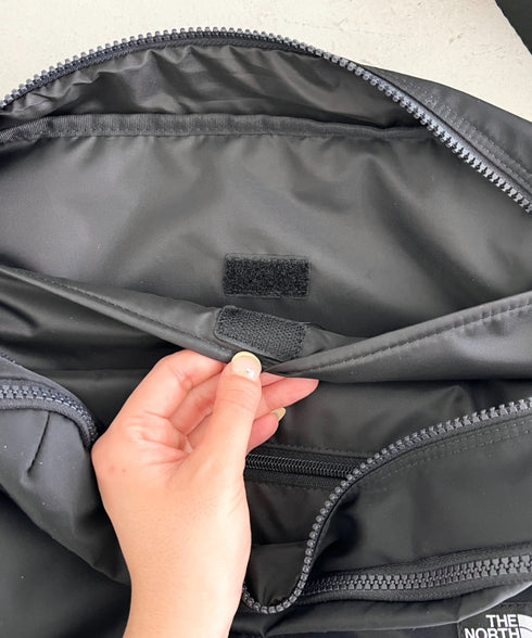 【】THE NORTH FACE(ザ・ノースフェイス)/軽量 スクエア ショルダーバッグ クロスバッグ/TRAVEL CROSS BAG L | IM1262004 | ブラック