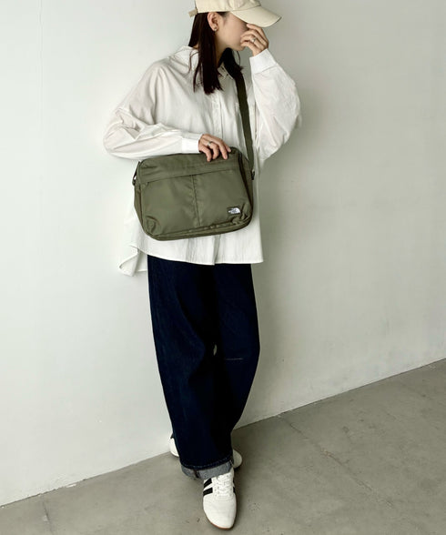 THE NORTH FACE(ザ・ノースフェイス)/軽量 スクエア ショルダーバッグ クロスバッグ/TRAVEL CROSS BAG L | IM1262004 | カーキ