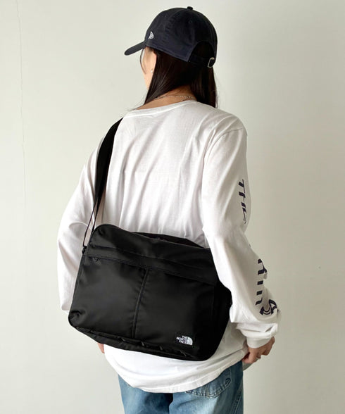 【】THE NORTH FACE(ザ・ノースフェイス)/軽量 スクエア ショルダーバッグ クロスバッグ/TRAVEL CROSS BAG L | IM1262004 | ブラック