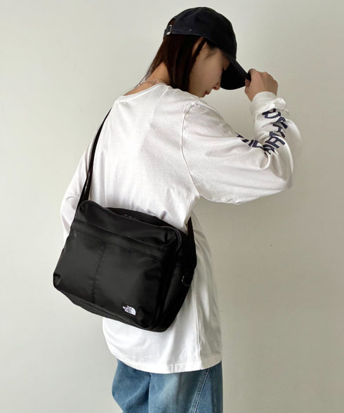 【】THE NORTH FACE(ザ・ノースフェイス)/軽量 スクエア ショルダーバッグ クロスバッグ/TRAVEL CROSS BAG L | IM1262004 | ブラック
