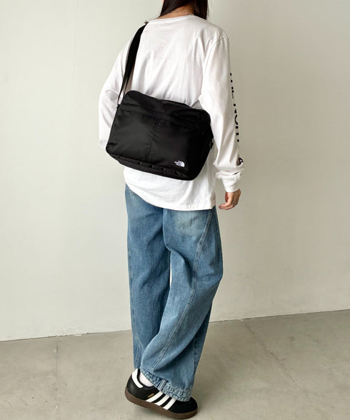 【】THE NORTH FACE(ザ・ノースフェイス)/軽量 スクエア ショルダーバッグ クロスバッグ/TRAVEL CROSS BAG L | IM1262004 | ブラック