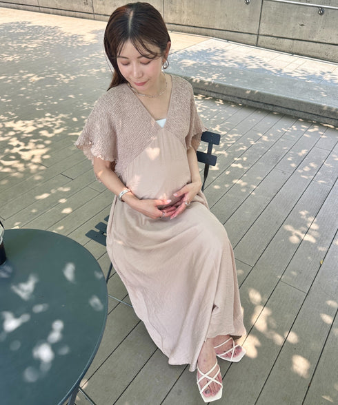 【マタニティ】産前・産後◎Vネックシャーリングロングワンピース Vネックデザインマタニティワンピース Vネックシャーリング楽々ワンピ サイドポケット付き■動画あり | MD2265052 | ベージュ