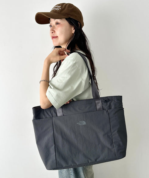【】THE NORTH FACE(ザ・ノースフェイス)/PC A4収納可 大容量 トートバッグ ロゴプリント / LINDEN TOTE BAG | IM1262021 | チャコールグレー