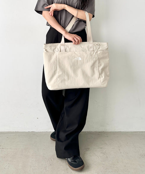 【】THE NORTH FACE(ザ・ノースフェイス)/PC A4収納可 大容量 トートバッグ ロゴプリント / LINDEN TOTE BAG | IM1262021 | クリーム