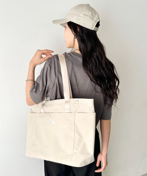 【】THE NORTH FACE(ザ・ノースフェイス)/PC A4収納可 大容量 トートバッグ ロゴプリント / LINDEN TOTE BAG | IM1262021 | クリーム