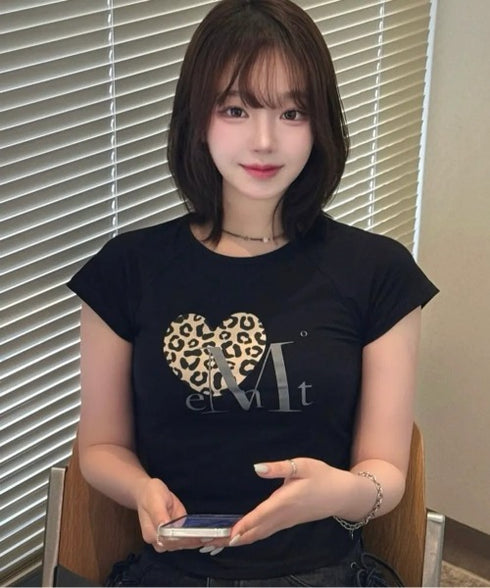 MUCENT(ムセント)/レオパード ヒョウ柄 ハート ハーフ クロップド Tシャツ トップス/SIERRA LEOPARD HEART HALF T UNISEX | AT2262062 | ブラック