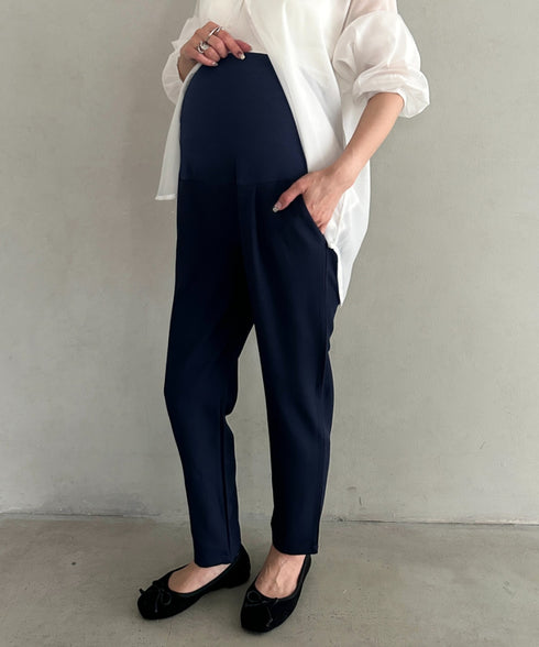 【マタニティ】お腹楽々のびのびマタニティテーパードパンツ 美シルエット | MD2265098 | ネイビー