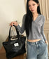 MUCENT(ムセント)/軽量 A4サイズ収納可 ロゴパッチ サイド ジッパー ショルダー トート バッグ/RIENNE SIDE ZIPPER LEATHER SHOULDER BAG | AT1262072 | ブラック