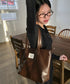 MUCENT(ムセント)/軽量 A4サイズ収納可 ロゴパッチ サイド ジッパー ショルダー トート バッグ/RIENNE SIDE ZIPPER LEATHER SHOULDER BAG | AT1262072 | ブラウン