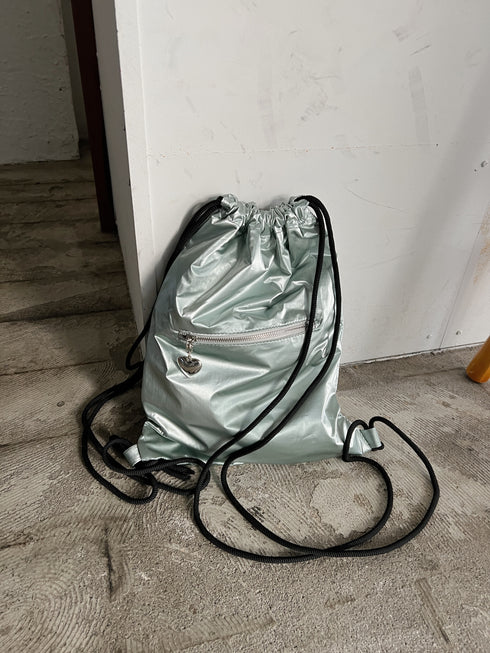 グロッシーハートバックパック | SL1251603 | ブラック