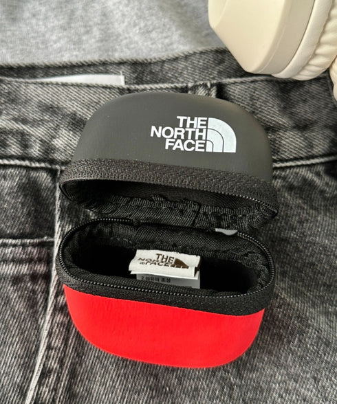 THE NORTH FACE(ザ・ノースフェイス)/カラビナ付 ヌプシモールドポーチ バイカラーポーチ 小物入れ /NUPTSE MOLD POUCH | IM6242018 | レッド