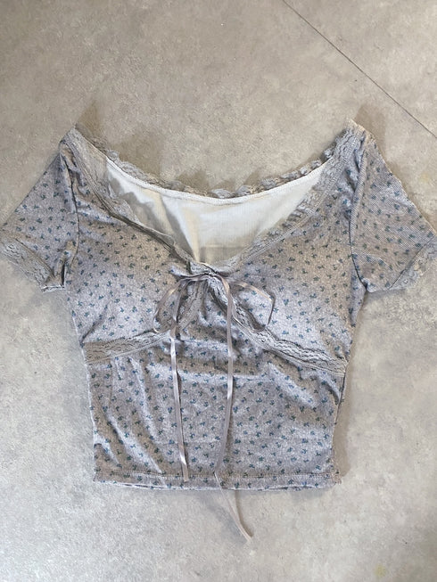 パッド付き小花柄VネックTシャツ | SL2252608 | グレー