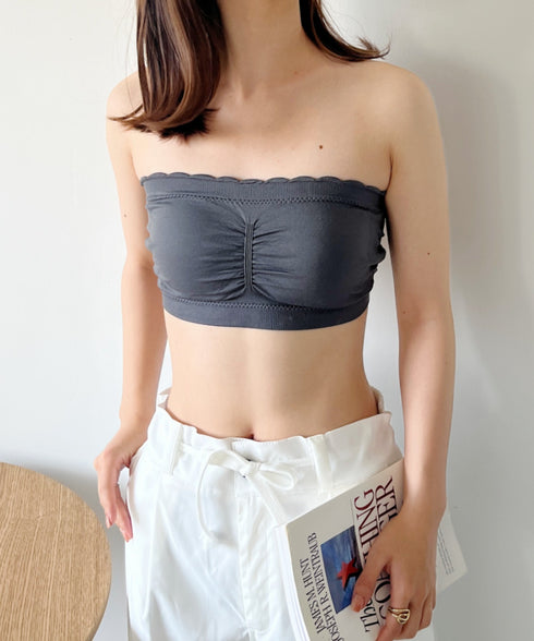 カップ付 ストラップレスフリルブラトップ | C2202021 | チャコールグレー