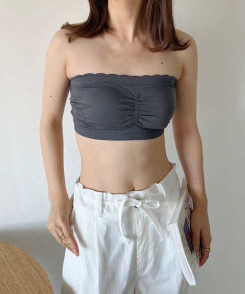 カップ付 ストラップレスフリルブラトップ | C2202021 | チャコールグレー