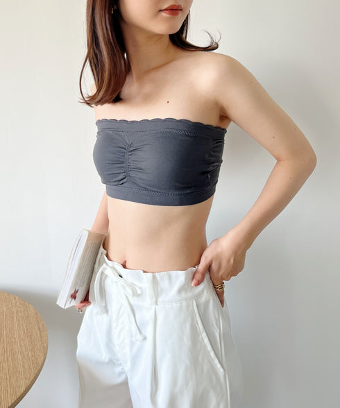 カップ付 ストラップレスフリルブラトップ | C2202021 | チャコールグレー