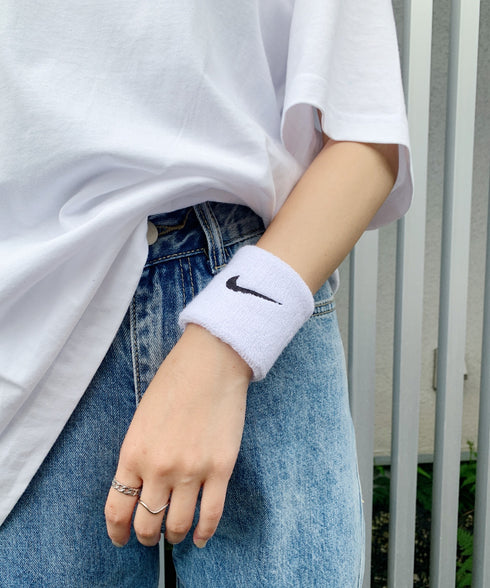 NIKE(ナイキ)/2個セット スウッシュ 刺繍 無地 リストバンド 2パック | IL4212001 | ホワイト