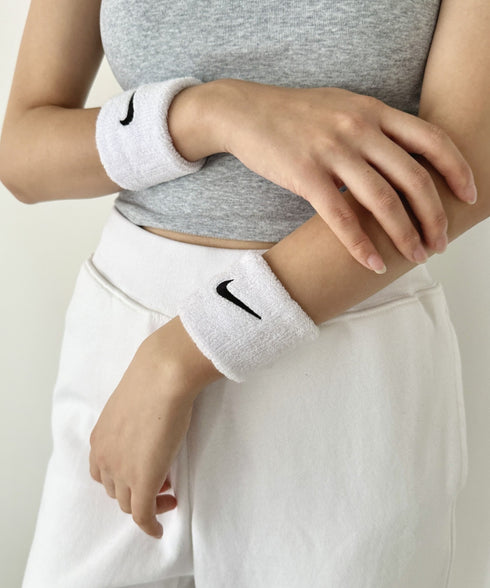 NIKE(ナイキ)/2個セット スウッシュ 刺繍 無地 リストバンド 2パック | IL4212001 | ホワイト