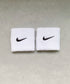NIKE(ナイキ)/2個セット スウッシュ 刺繍 無地 リストバンド 2パック | IL4212001 | ホワイト