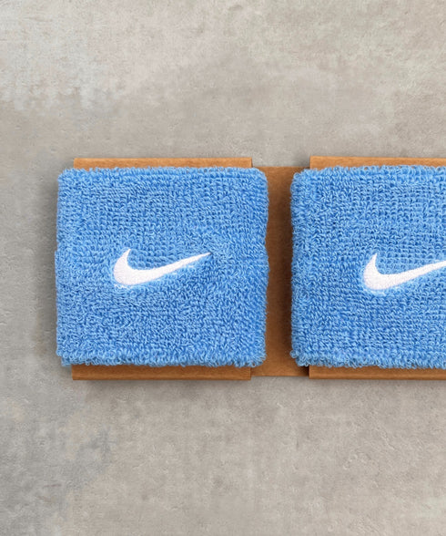 NIKE(ナイキ)/2個セット スウッシュ 刺繍 無地 リストバンド 2パック | IL4212001 | ライトブルー