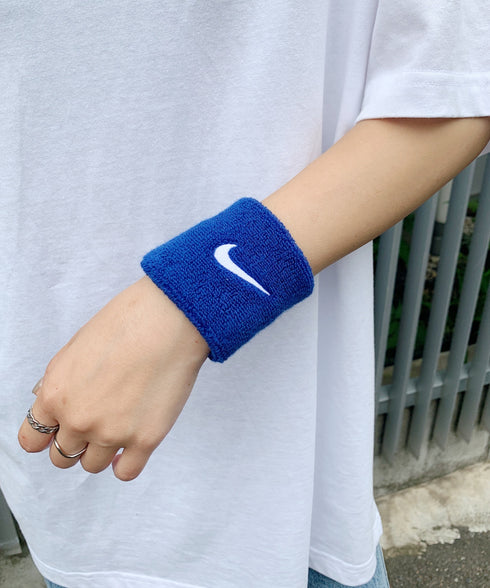 NIKE(ナイキ)/2個セット スウッシュ 刺繍 無地 リストバンド 2パック | IL4212001 | ブルー