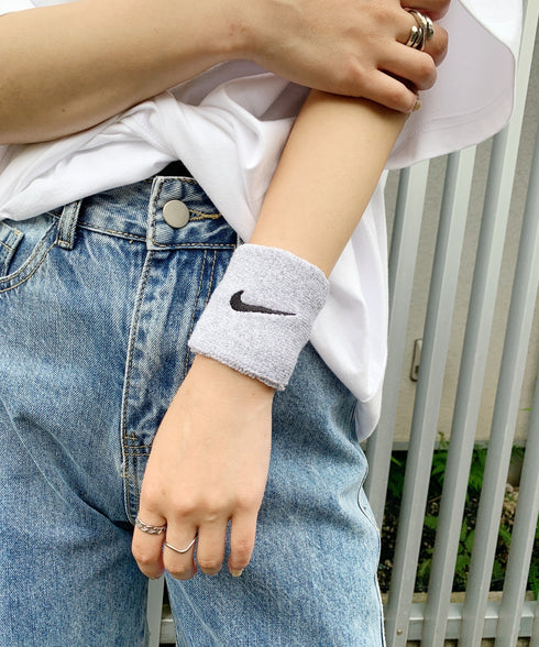 NIKE(ナイキ)/2個セット スウッシュ 刺繍 無地 リストバンド 2パック | IL4212001 | グレー