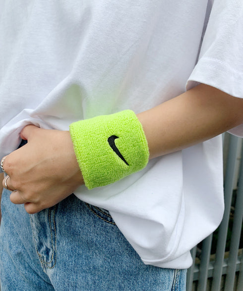 NIKE(ナイキ)/2個セット スウッシュ 刺繍 無地 リストバンド 2パック | IL4212001 | グリーン