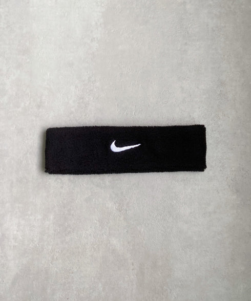 NIKE(ナイキ)/スウッシュ 刺繍 無地 ヘアバンド ヘッドバンド | IL4212003 | ブラック